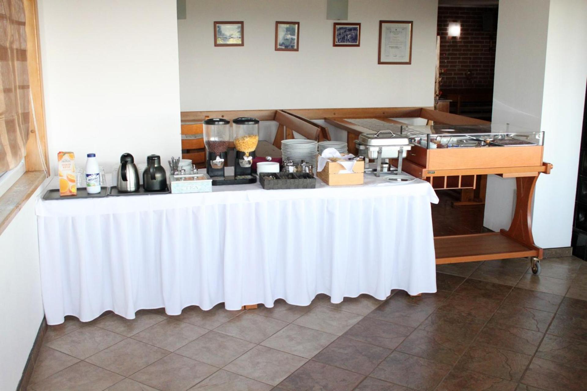 ياستريبارسكو Guesthouse Rezekov Podrum المظهر الخارجي الصورة