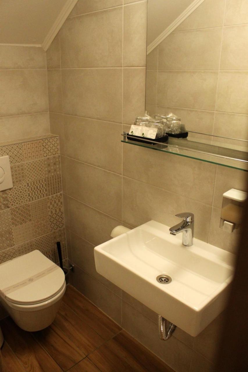ياستريبارسكو Guesthouse Rezekov Podrum المظهر الخارجي الصورة
