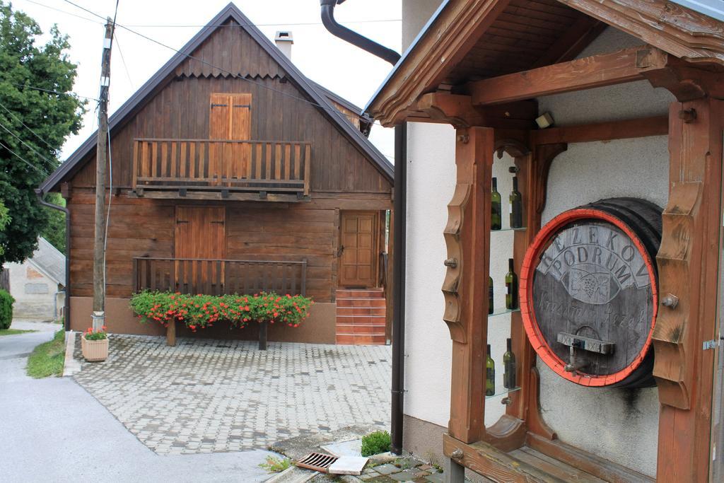 ياستريبارسكو Guesthouse Rezekov Podrum المظهر الخارجي الصورة
